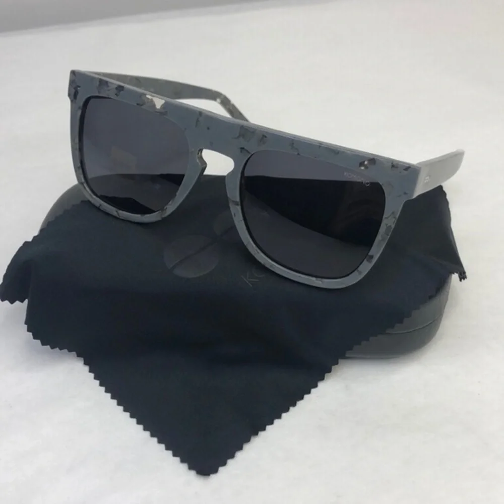 KOMONO Bennet Concrete Sunglasses NEW gray flat brow